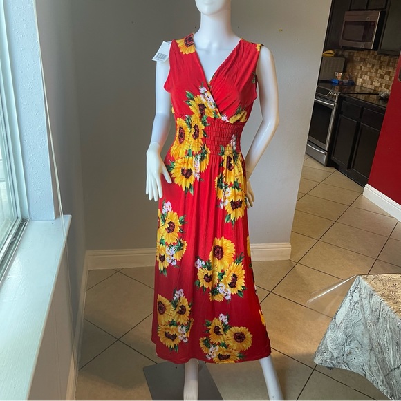 New Women’s sunflower floral dress size XXL for size 12-14
Stretchy waist - Picture 7 of 12